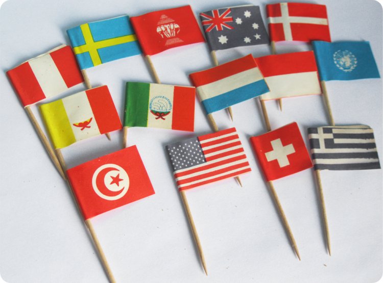 Paper Flags of the World Vintage Picks (12) - Click Image to Close