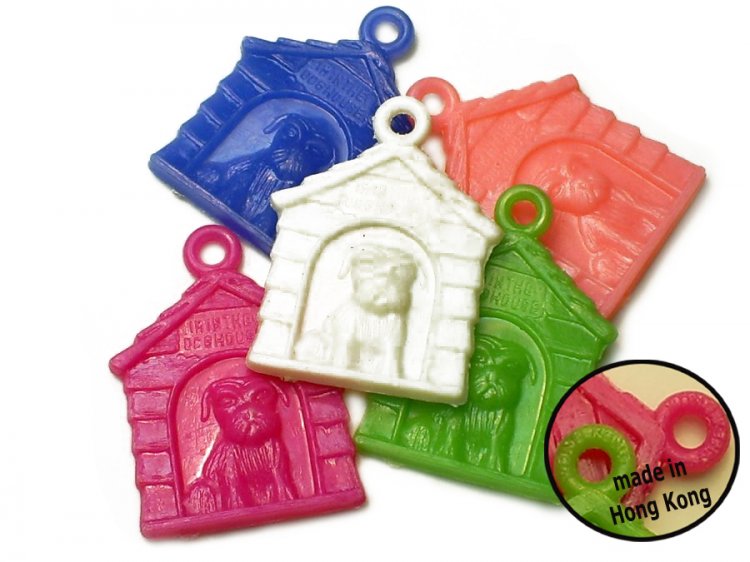 I'M IN THE DOGHOUSE VINTAGE Plastic Charms (6) - Click Image to Close