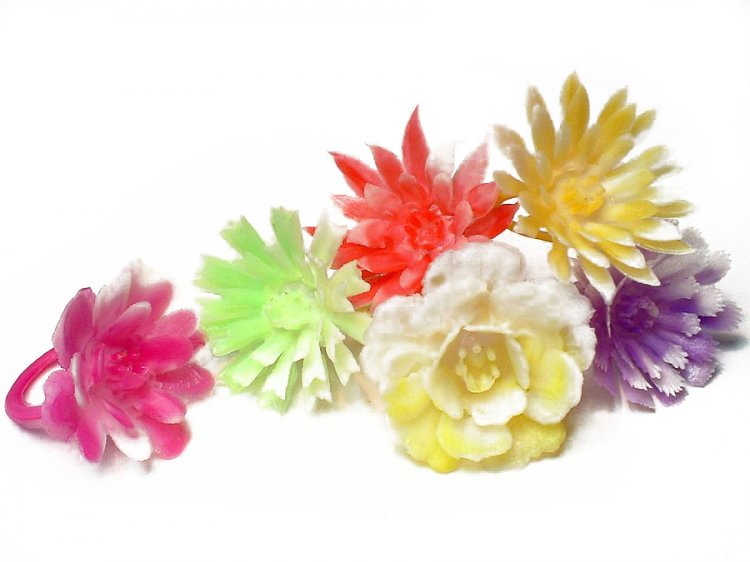 Colorful Flower Vintage Plastic Kiddie Rings (6) - Click Image to Close