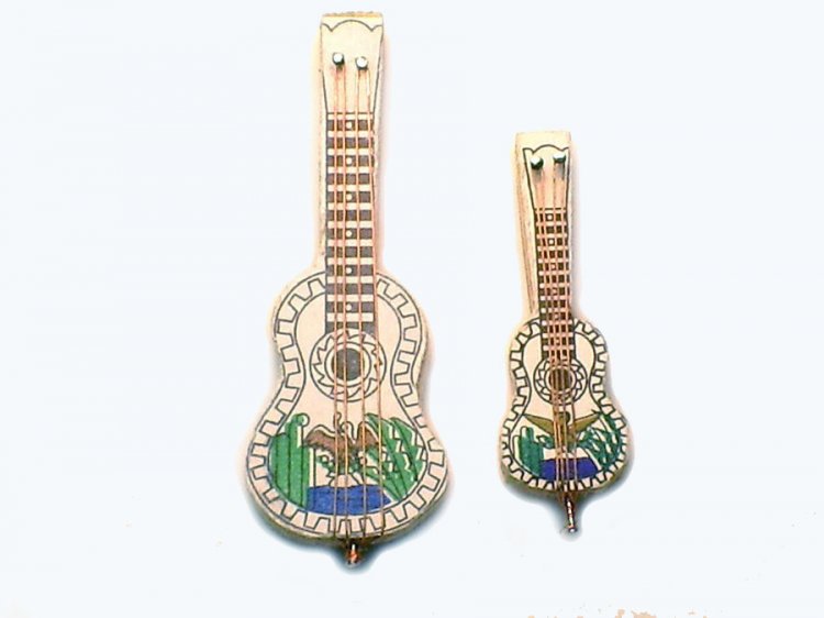 Wooden Miniature Guitar (1) - Click Image to Close