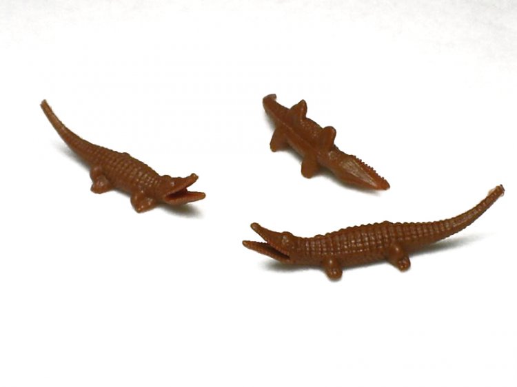 TINY Alligator Miniatures (2) - Click Image to Close