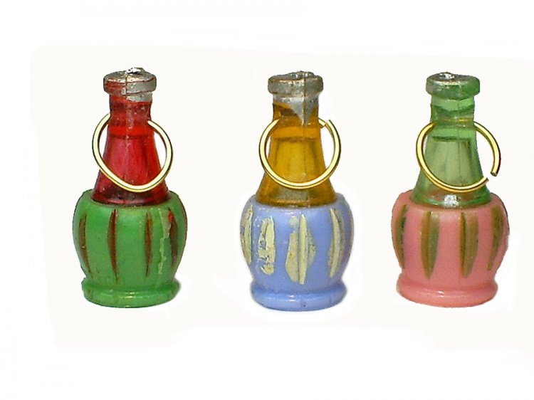 Italian Wine Bottle Vintage Plastic Charm (1) - Click Image to Close