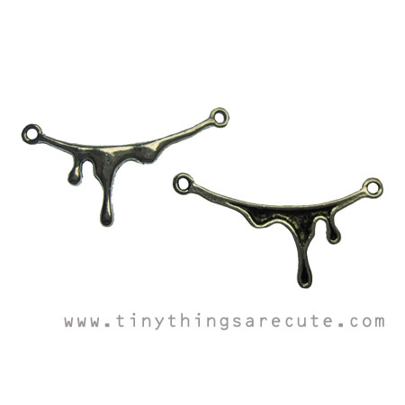 Blood Drip Connector Pendants (3) - Click Image to Close