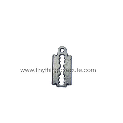 Tiny Razorblade Silvertone Charms (6) - Click Image to Close