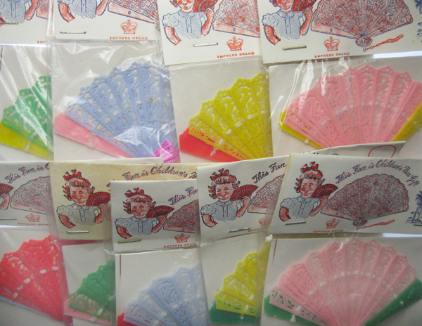 Folding Fan Vintage Novelty Toy in Dime Store Packaging - Click Image to Close