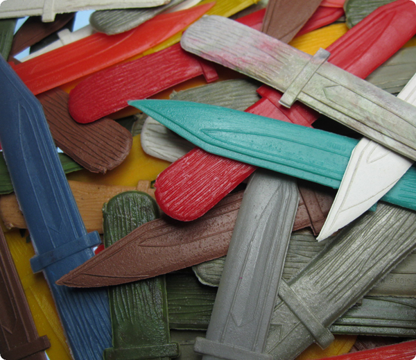 Assorted Color Vintage Plastic Knife Dagger (4) - Click Image to Close