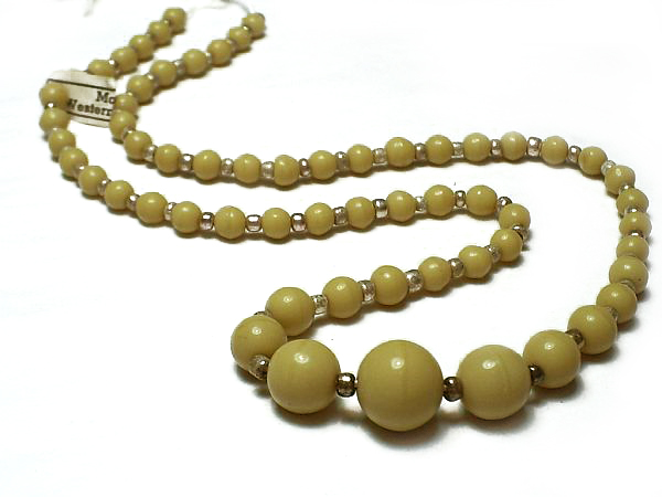 Strand of Vintage Graduated Glass Beads: Sand - Click Image to Close